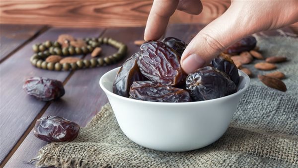 موعد صيام الأيام البيض لشهر شوال 1446هـ 