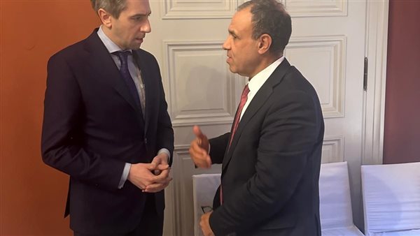 وزير الخارجية يلتقى مع وزير الخارجية الأيرلندى