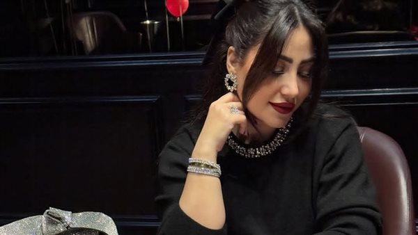 صور المطربة بوسي في عيد الحب