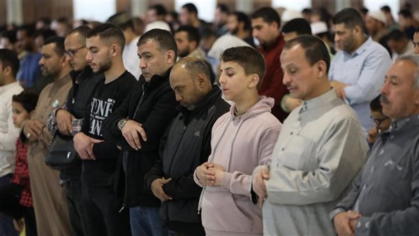 ما حكم قراءة المأموم الفاتحة في الصلاة الجهرية؟