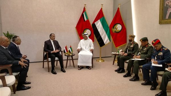 وزير الدولة للإنتاج الحربي مع نظيره الإماراتي معرض idex 2025