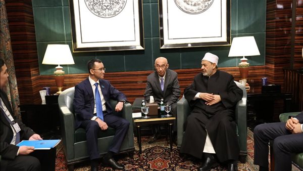 شيخ الأزهر ورئيس مجلس الشيوخ في جمهورية كازاخستان