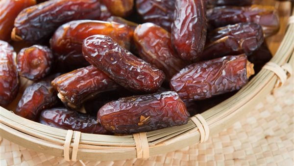 هل الإفطار على التمر يرفع السكر