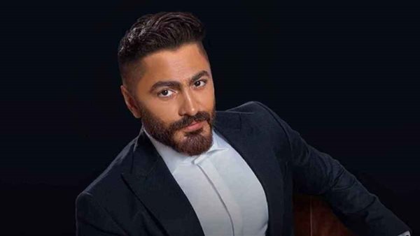 تامر حسني يتكفل بعلاج إبراهيم شيكا