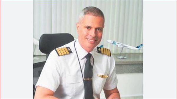 من هو الطيار احمد عادل رئيس الشركة القابضة لمصر للطيران