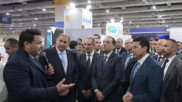 رئيس الوزراء يتفقد أجنحة معرض ومؤتمر سبورتس إكسبو 