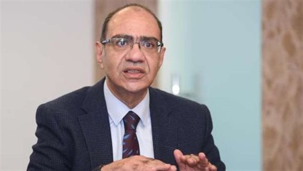 الدكتور حسام حسني