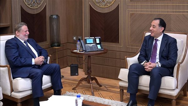 الدكتور مصطفى مدبولي، رئيس الوزراء، مع محافظ البنك المركزي