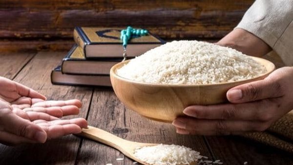 هل يجوز إخراج كفارة الصيام طعام غير مطبوخ 