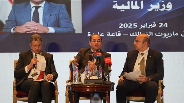 جانب من الجلسة النقاشية
