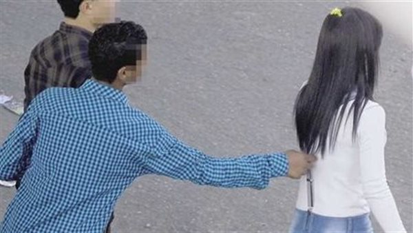 تحرش بفتاه - تعبيرية