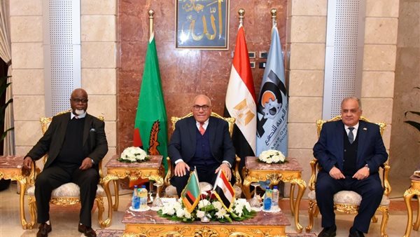 وزير صحة زامبيا يزور الهيئة العربية للتصنيع 