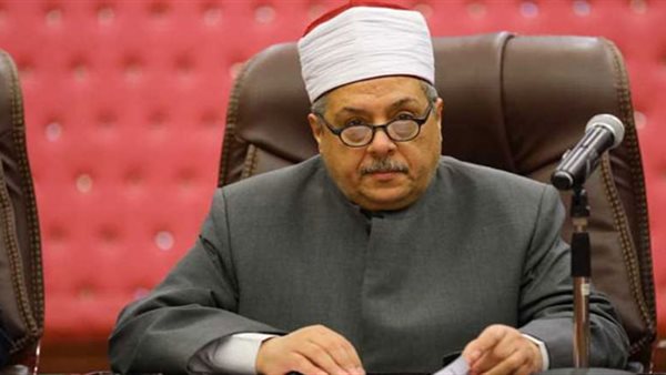 مفتي الجمهورية يهنئ الشيخ أيمن عبد الغني بتجديد الثقة به