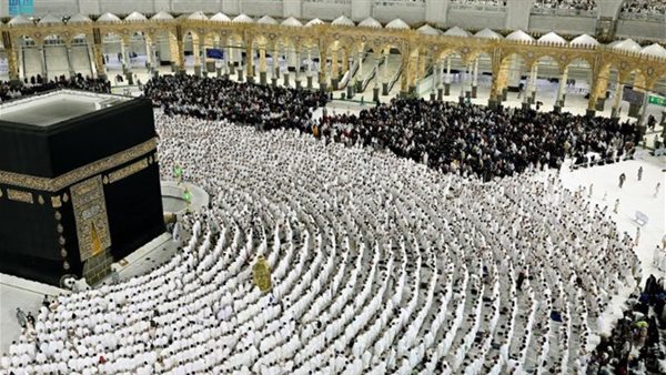 من هو إمام الحرم المكي في صلاة التراويح اليوم