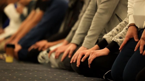 ما حكم ترك العمل للتفرغ للعبادة في رمضان