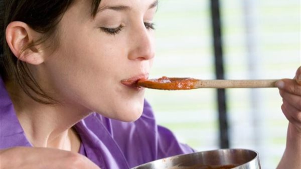 ما حكم تذوق الطعام للصائم دون ابتلاع شيء منه 