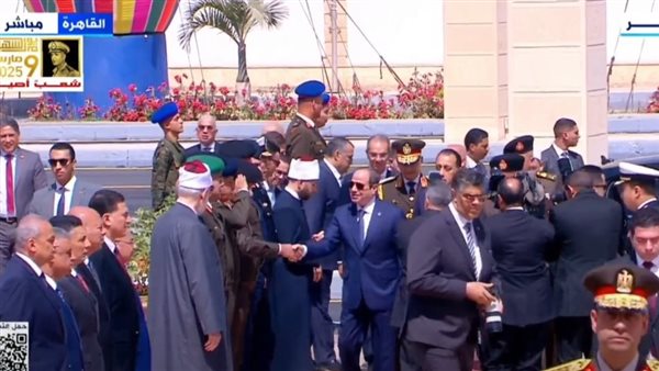 الرئيس السيسي يؤدي صلاة الجمعة بمسجد المشير طنطاوي 