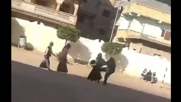 مدير مدرسة يعتدي على طالبة في البحيرة 