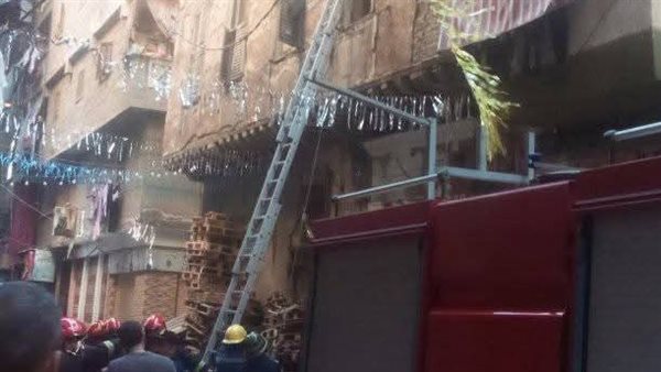 إنقاذ مواطن بعدما انهارت عليه أحجار بعقار آيل للسقوط