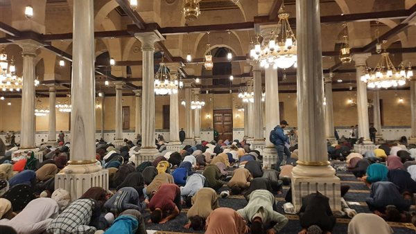 ما الفرق بين صلاة التهجد وصلاة التراويح
