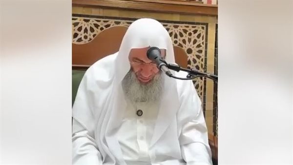 لحظة بكاء محمد حسان بعد سماع نبأ وفاة أبو إسحاق الحويني