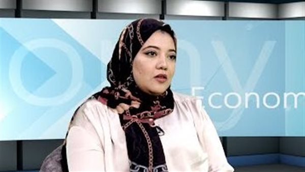 منى مصطفى، الخبيرة المصرفية