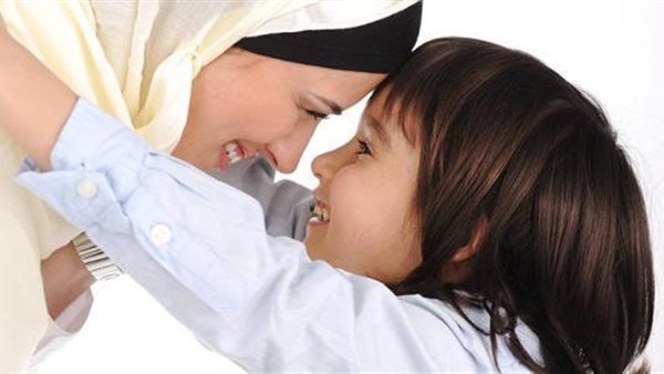 حكم الاحتفال بعيد الأم