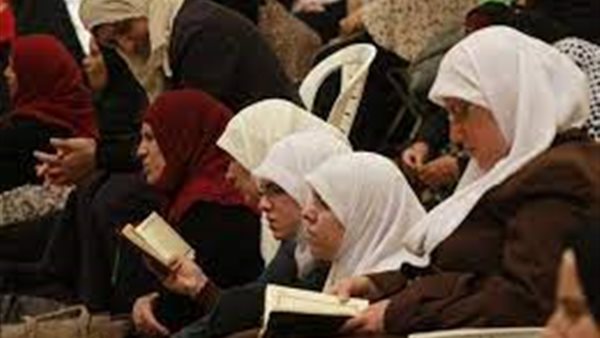 هل يجوز للمرأة الاعتكاف في المسجد في رمضان