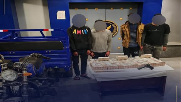 سرقة مبالغ مالية بالإكراه من شركة مدفوعات بالجيزة