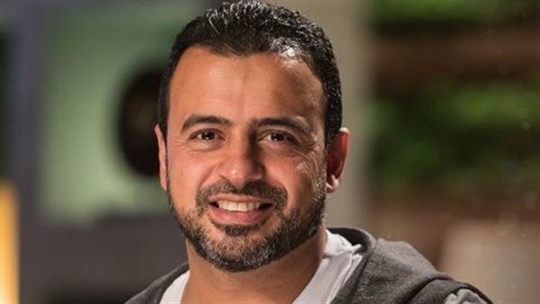 مصطفى حسني: لا تحزن على العلاقات التي انتهت من حياتك