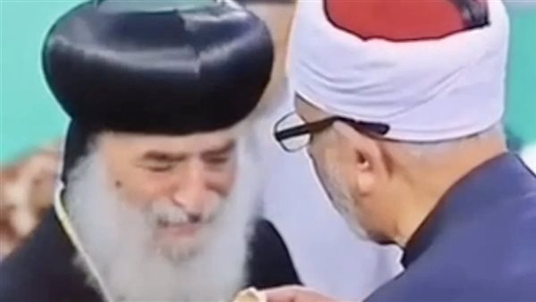 فيديو الشيخ زين ونيافة الأنبا بيمن أسقف نقادة وقوص يشعل مواق