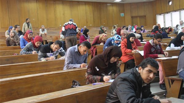 موعد امتحانات الترم الثاني 2025 للجامعات 