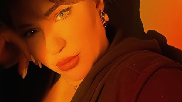38 سنة خبرات.. أسما شريف منير تحتفل بعيد ميلادها بهذه الطريق