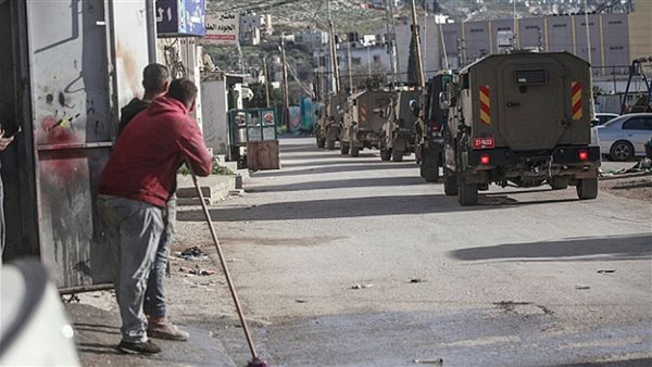 الاحتلال الإسرائيلي يواصل حملات تهجير واعتقال الفلسطينيين