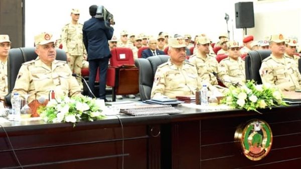 وزير الدفاع يشهد تنفيذ المرحلة الرئيسية لمشروع مراكز القيادة