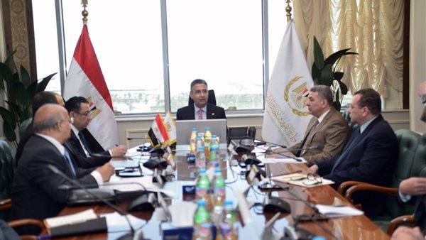 اجتماع وزير التموين مع رئيس مصلحة الدمغة والموازين
