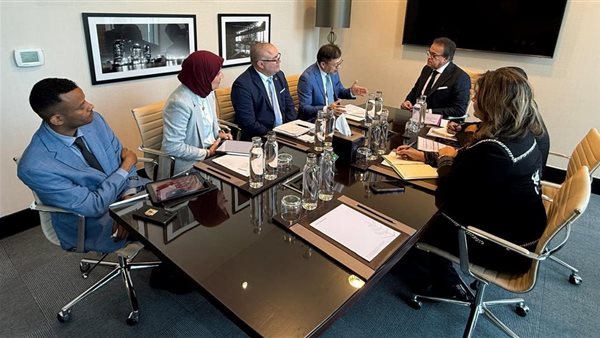 وزير الصحة يلتقي وفد «UNIDO» خلال أسبوع أبوظبي العالمي للصحة