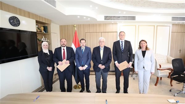 وزير التعليم العالي خلال اللقاء