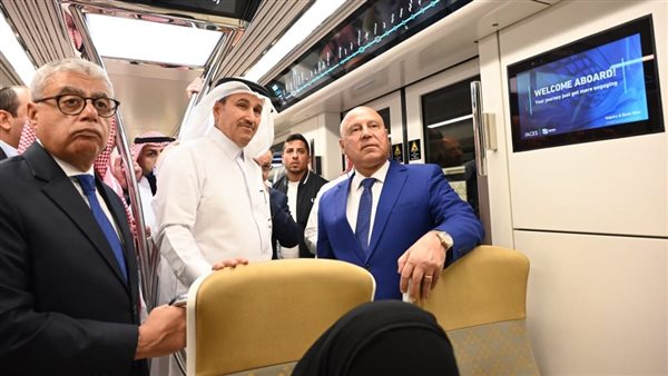 الفريق كامل الوزير، وزير الصناعة والنقل