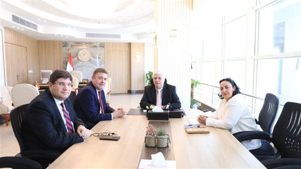 وزير التعليم العالي خلال اللقاء 