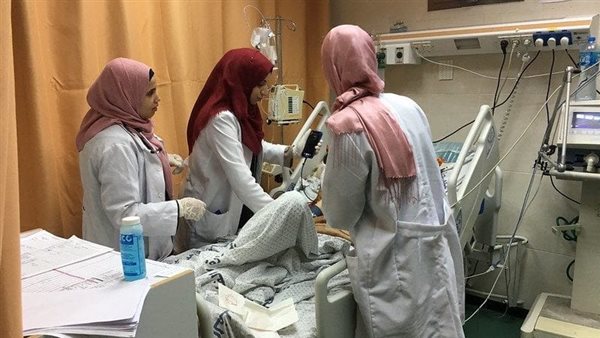 طاقم التمريض بأحد المستشفيات