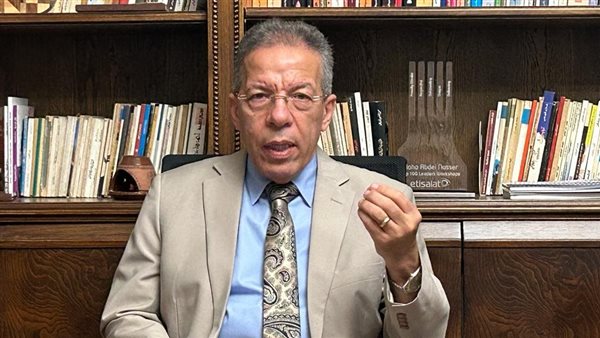 الدكتور أسامة عبد الحي، نقيب الأطباء