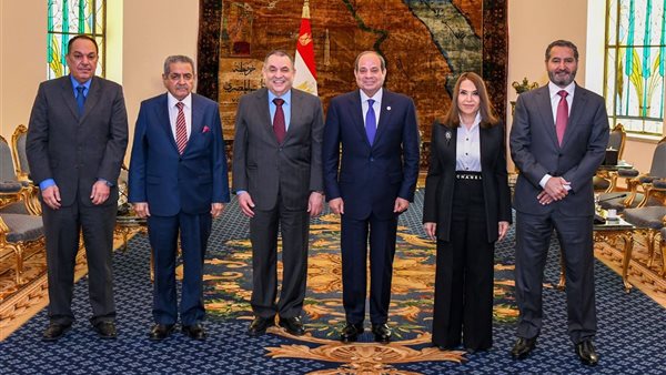 السيسي يستقبل وفداً استثمارياً كويتياً ويؤكد أهمية تعزيز الش