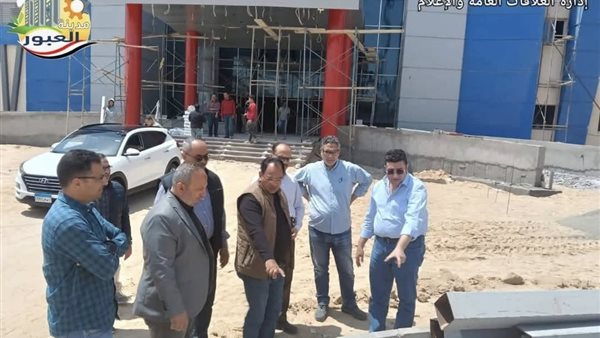وزير الإسكان يتابع مشروع مستشفى جديد بالعبور