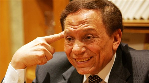 منال سلامة: عادل إمام مؤسسة فنية