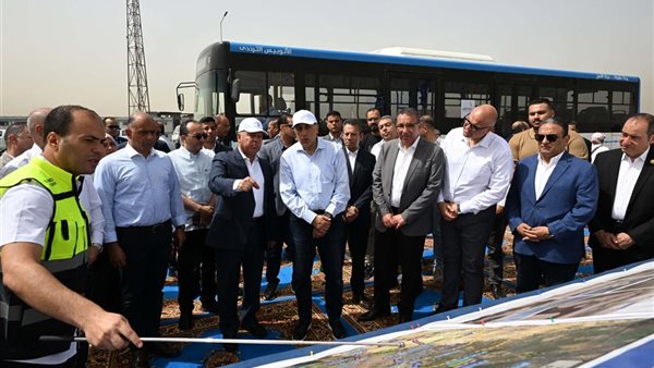 رئيس الوزراء يتفقد المرحلة الأولى مشروع الأتوبيس الترددي