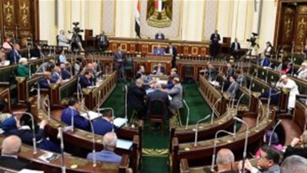 تحرك برلماني لحظر فتح مطاعم أو مخابز أو كافيهات