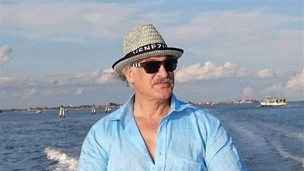 الافراج عن المخرج عمر زهران