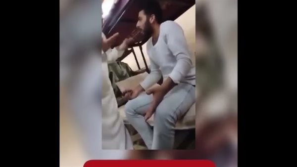 فيديو يوثق إهانة كفيل لشاب مصري ويهدده بالترحيل دون حقوق