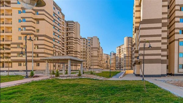 رئيس الوزراء يسلم وحدات سكن لكل المصريين
